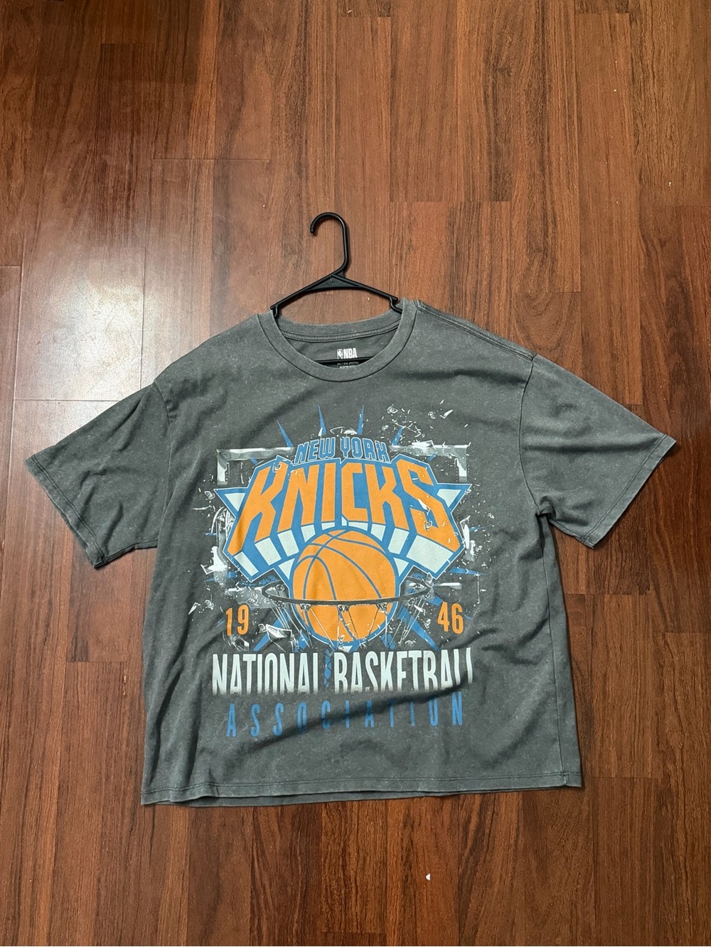 NBA Gray Knicks Graphic Tee with Orange & Blue Logo